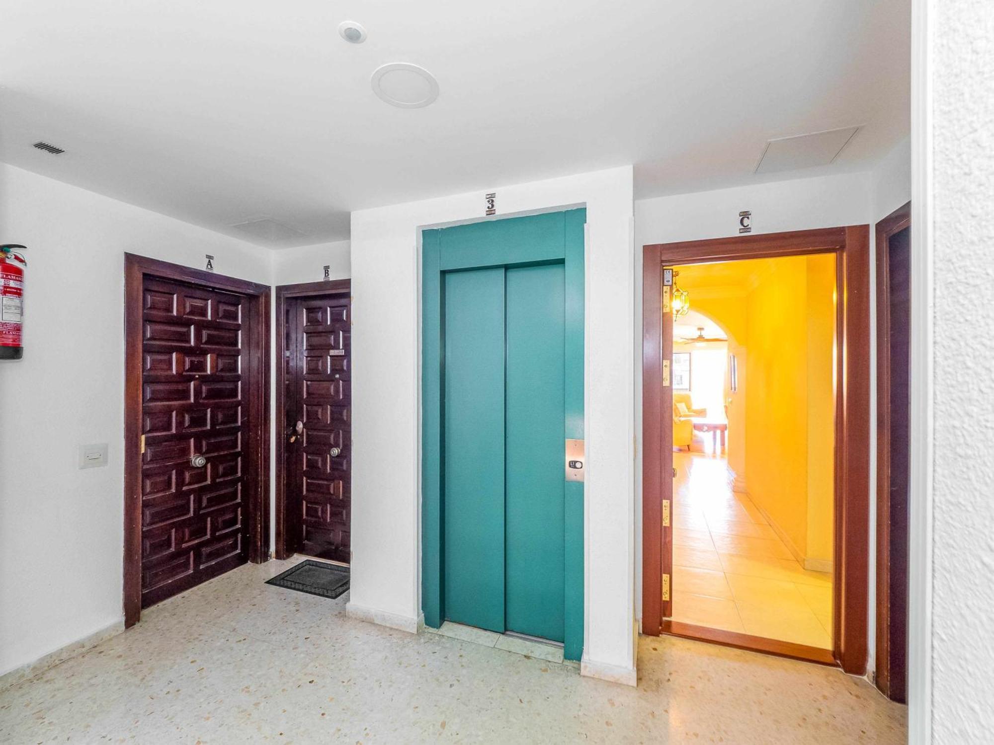 Centrico Apartamento Con Terraza En La Playa Rincón de la Victoria Eksteriør bilde